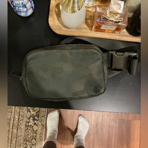 Lulu lemon belt bag camo